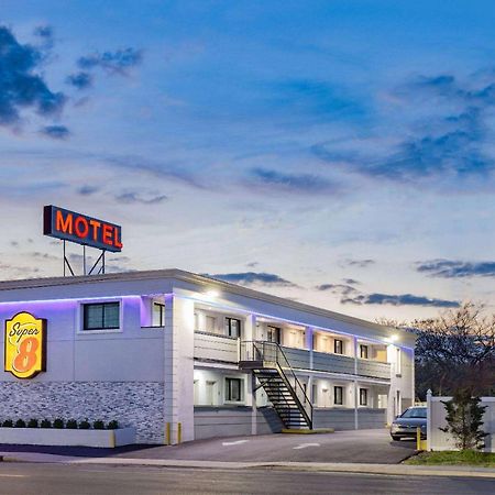 Super 8 By Wyndham Lindenhurst Eksteriør bilde