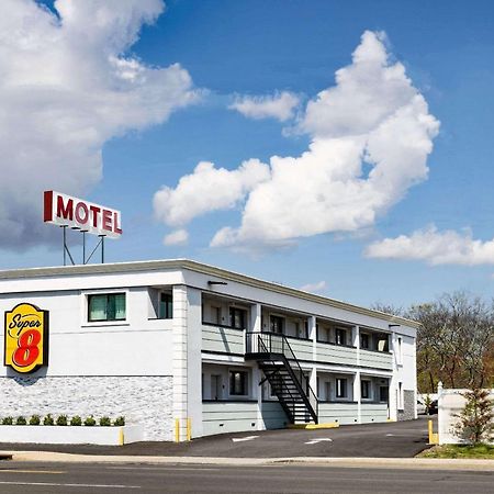 Super 8 By Wyndham Lindenhurst Eksteriør bilde